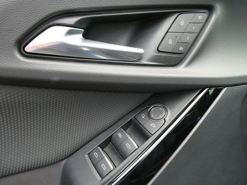Certified 2025 Chevrolet Equinox RS w/ Safety and Technology Package AWD/4WD image 25