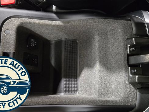 Used 2018 Porsche Cayenne Platinum Edition image 19