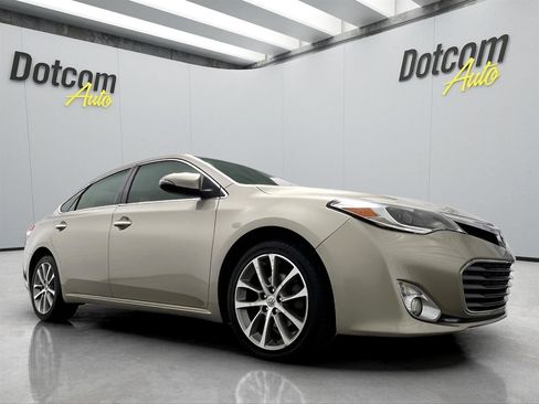 Used 2014 Toyota Avalon XLE Premium image 16