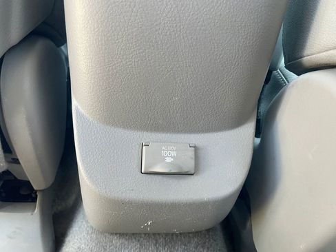 Used 2009 Toyota RAV4 Limited AWD/4WD image 13