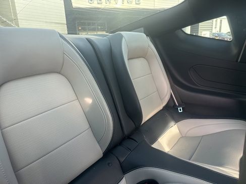 Used 2024 Ford Mustang GT Premium image 8