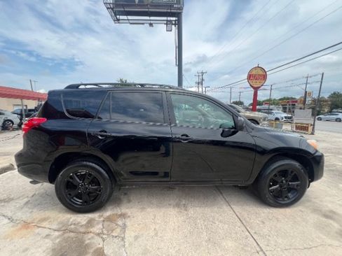 Used 2011 Toyota RAV4 2WD w/ Upgrade Value Pkg image 4