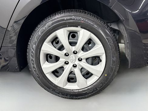 Certified 2024 Toyota Corolla LE image 27