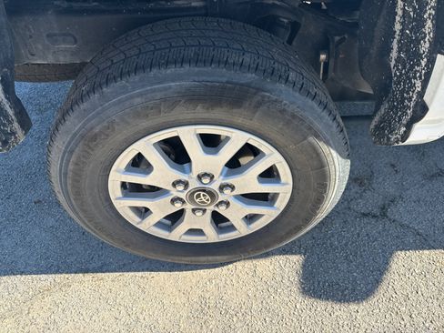 Used 2024 Toyota Tacoma SR5 image 17