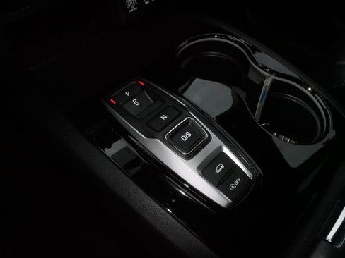 Certified 2022 Honda Pilot Touring image 24