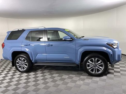 Used 2025 Toyota 4Runner Limited AWD/4WD image 10