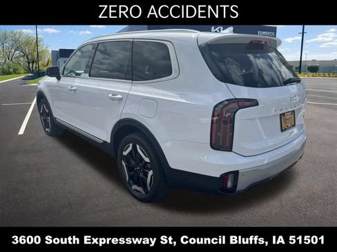 Used 2024 Kia Telluride EX w/ EX Captain's Chair Package AWD/4WD image 6