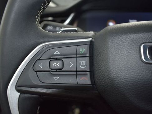 Used 2024 Jeep Grand Cherokee L Laredo image 17