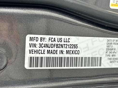 Used 2022 Jeep Compass Latitude w/ Sun and Sound Group AWD/4WD image 32