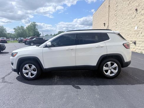 Used 2017 Jeep Compass Latitude w/ Popular Equipment Group FWD image 2