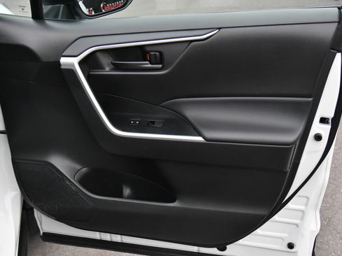 Used 2023 Toyota RAV4 LE image 40