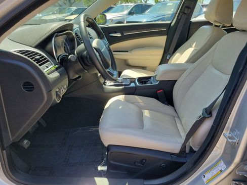 Used 2019 Chrysler 300 Touring L w/ Quick Order Package 22F RWD image 18
