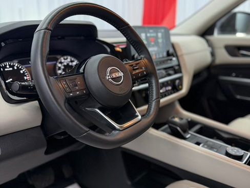 Used 2023 Nissan Pathfinder SL w/ Lighting Package (N92) AWD/4WD image 14