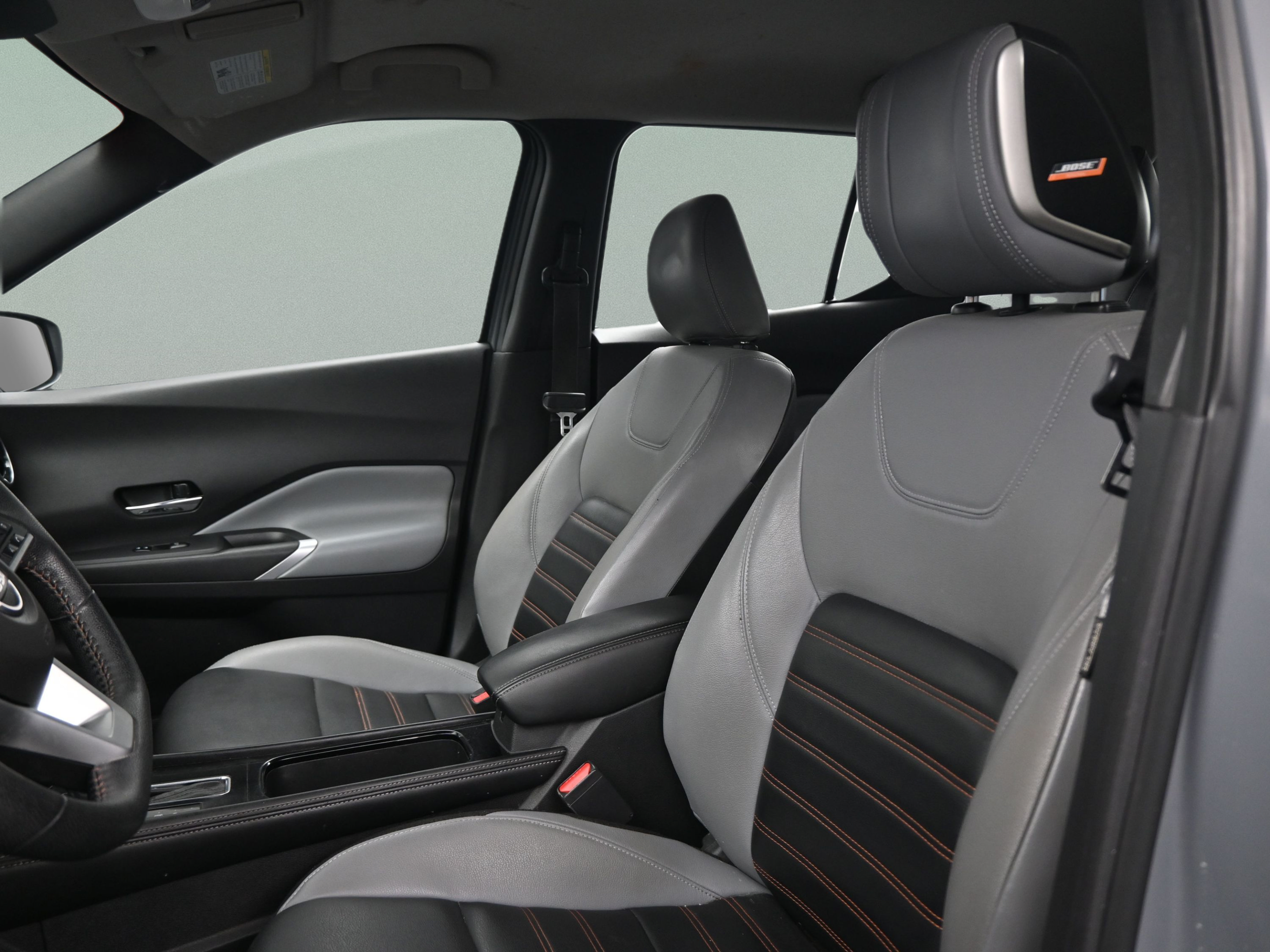 Used 2022 Nissan Kicks SR w/ Premium Package FWD image 32