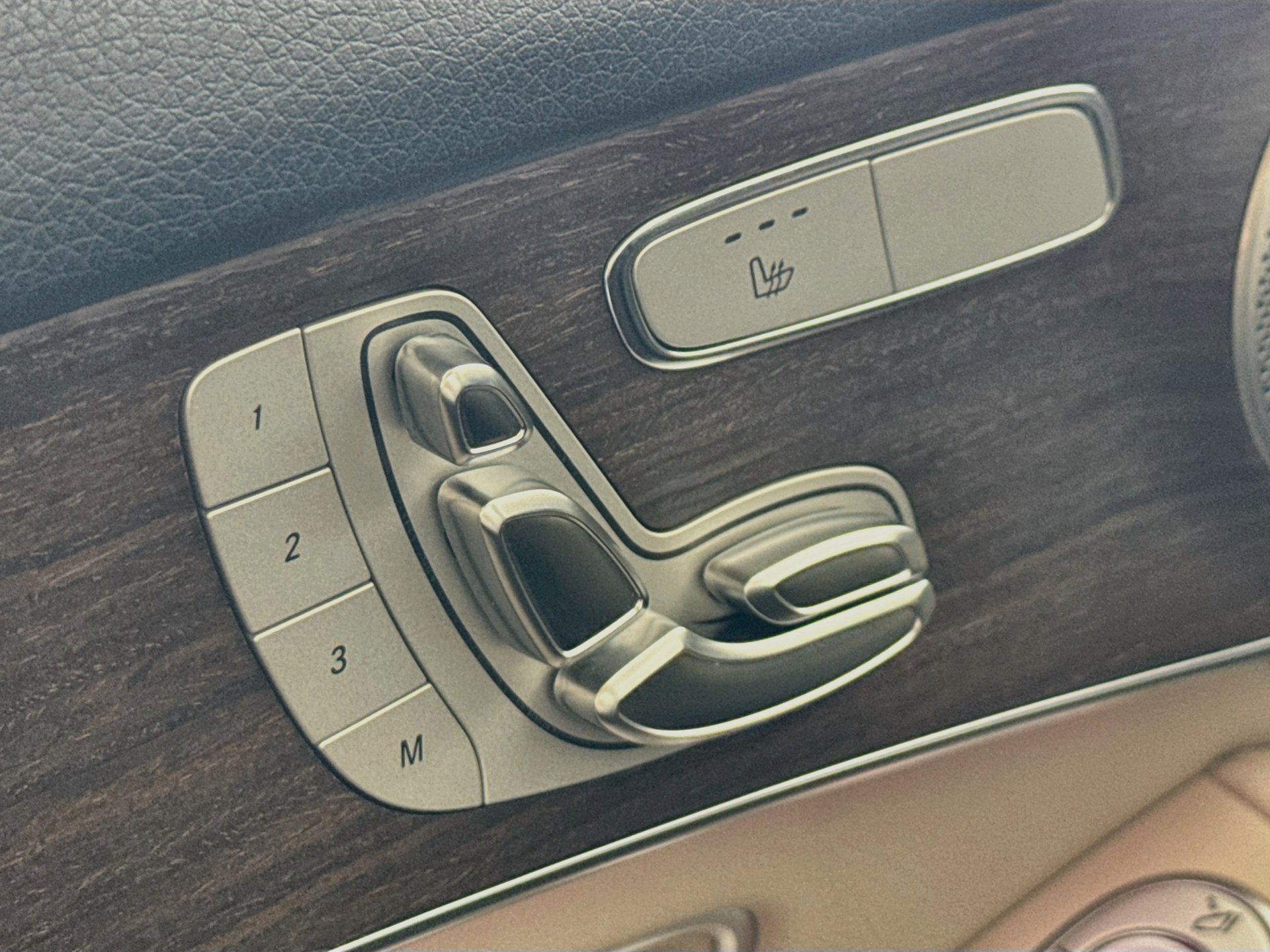 Certified 2021 Mercedes-Benz GLC 300 image 21
