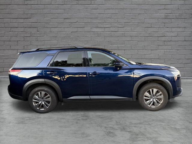 Certified 2025 Nissan Pathfinder SV FWD image 2
