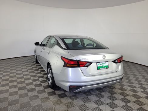 Used 2020 Nissan Altima 2.5 S FWD image 5