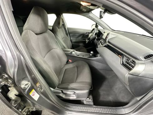 Used 2018 Toyota C-HR XLE FWD image 22