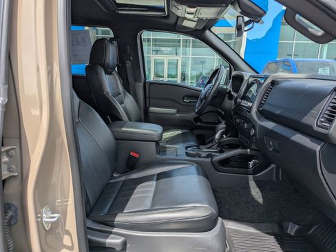 Used 2022 Nissan Frontier PRO-4X w/ Pro-4X Premium Package AWD/4WD image 39