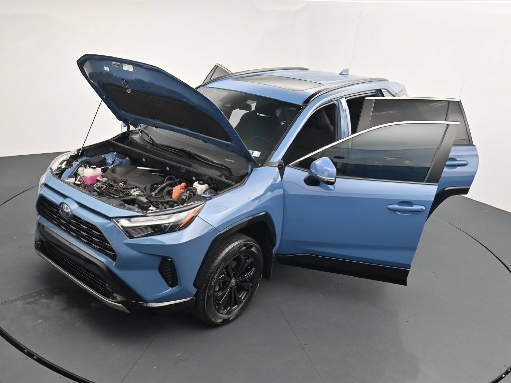 Used 2024 Toyota RAV4 SE w/ Convenience Package AWD/4WD image 40