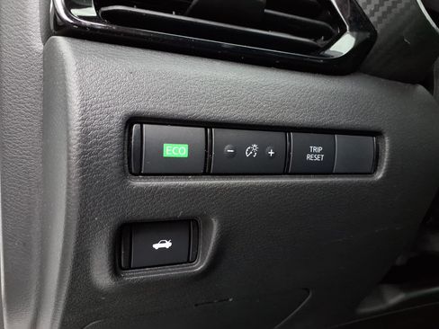 Used 2025 Nissan Sentra SV FWD image 15