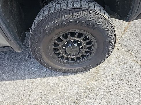 Used 2024 GMC Sierra 2500 AT4X w/ AT4X AEV Edition image 13