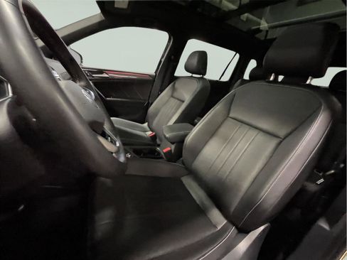 Used 2025 Volkswagen Jetta SE w/ Sunroof Package image 13