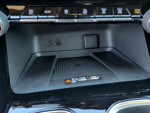 New 2026 Chevrolet Traverse LT image 28