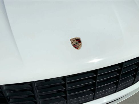 Used 2017 Porsche Macan image 24