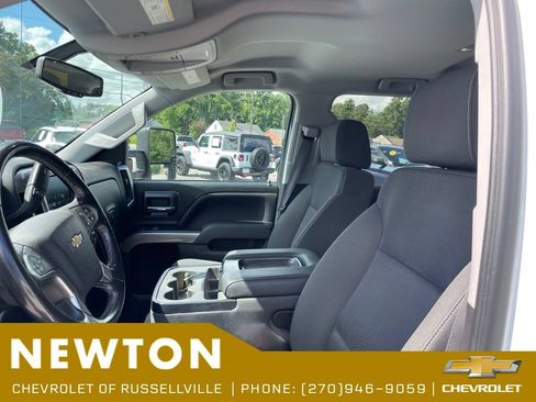 Used 2018 Chevrolet Silverado 1500 LT w/ All Star Edition AWD/4WD image 4