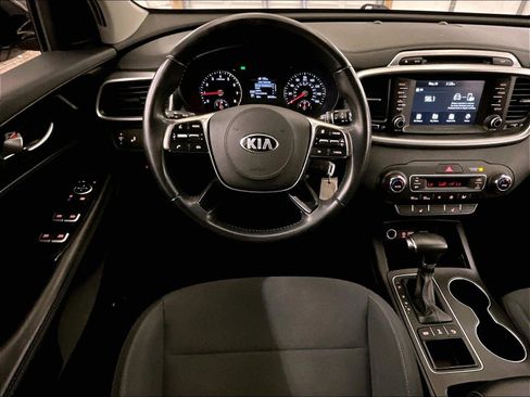 Used 2019 Kia Sorento AWD w/ LX Convenience Package image 6
