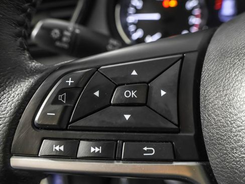 Used 2019 Nissan Rogue SV image 26