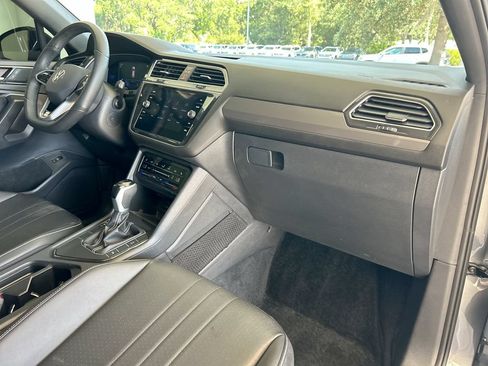 Certified 2024 Volkswagen Tiguan SE R-Line FWD image 30