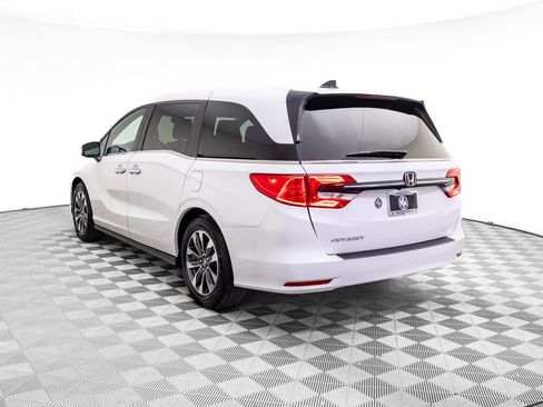 Certified 2024 Honda Odyssey EX-L image 3