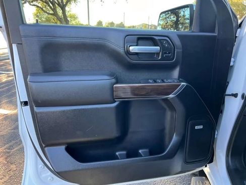 Used 2021 GMC Sierra 1500 SLT image 18