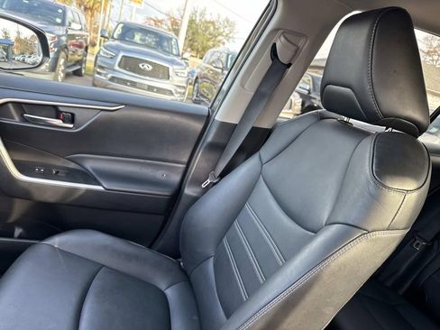 Used 2021 Toyota RAV4 XLE Premium image 18
