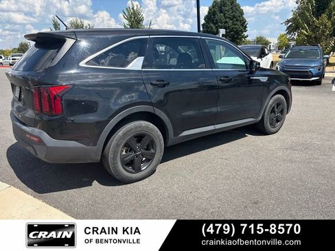 Used 2022 Kia Sorento LX AWD/4WD image 3
