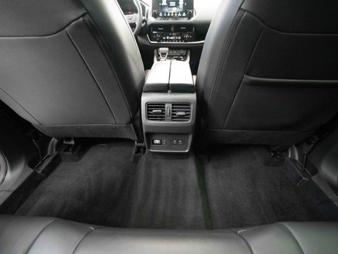 Used 2023 Nissan Rogue SL w/ SL Premium Package image 22