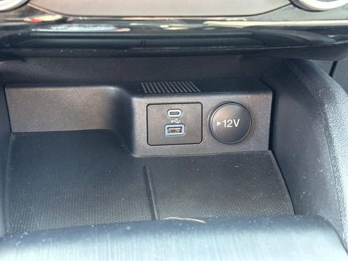 Used 2022 Ford Escape SE w/ SE Sport Appearance Package image 14