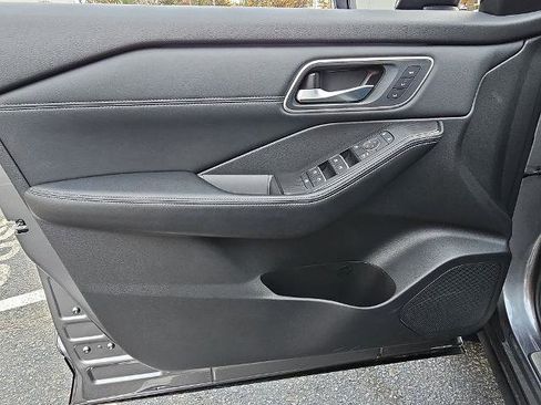 Certified 2025 Nissan Rogue Platinum AWD/4WD image 14