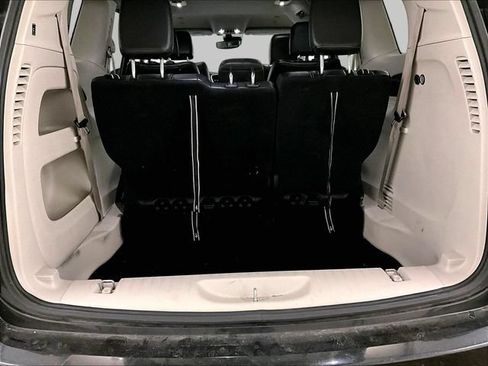 Used 2022 Chrysler Pacifica Touring-L FWD image 35