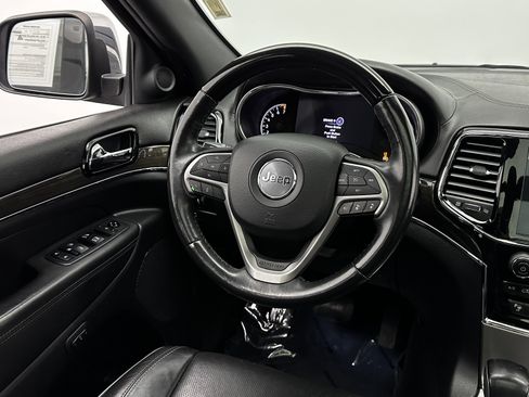 Used 2019 Jeep Grand Cherokee Overland image 27