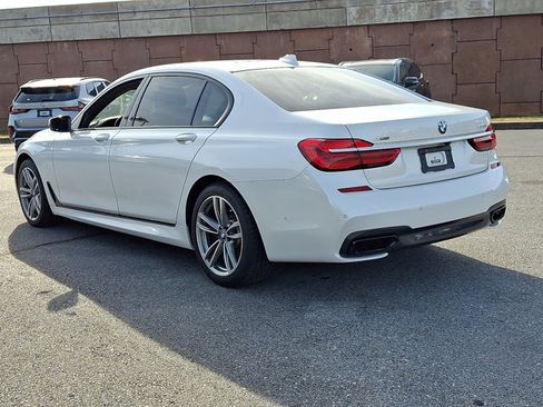 Used 2019 BMW 750i xDrive w/ Executive Package image 4