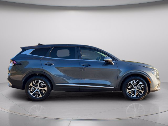 Used 2024 Kia Sportage EX FWD image 8