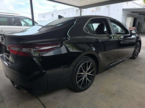 Used 2024 Toyota Camry SE w/ Cold Weather Package FWD image 7