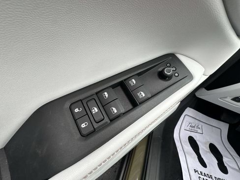 New 2026 Jeep Cherokee Overland w/ Advanced Pro Tech Group AWD/4WD image 19