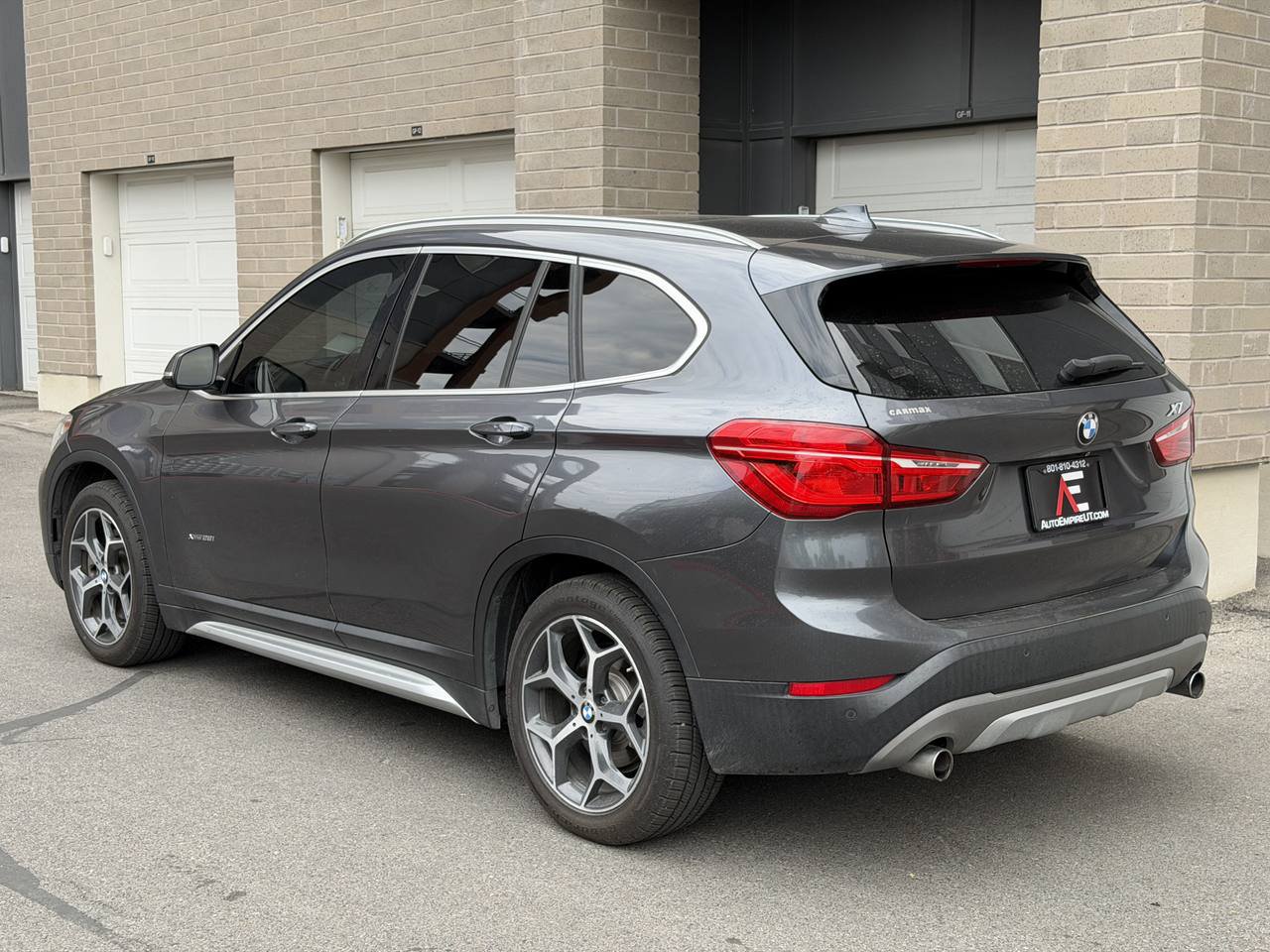 Used 2017 BMW X1 xDrive28i w/ Premium Package AWD/4WD image 3