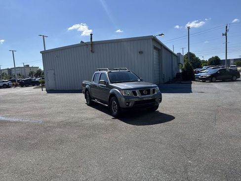 Used 2020 Nissan Frontier PRO-4X w/ Pro-4x Utility Package AWD/4WD image 3