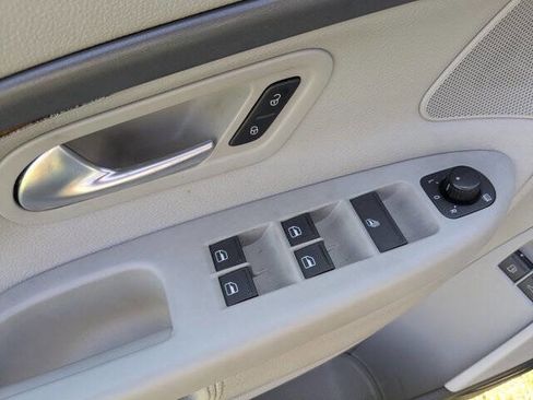 Used 2010 Volkswagen Eos Komfort image 13