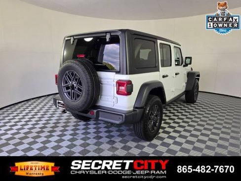 Used 2024 Jeep Wrangler Unlimited Sport AWD/4WD image 7